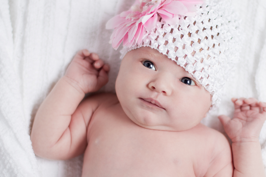 Newborn Photo With Hat and White Blanket | Photos From Dad